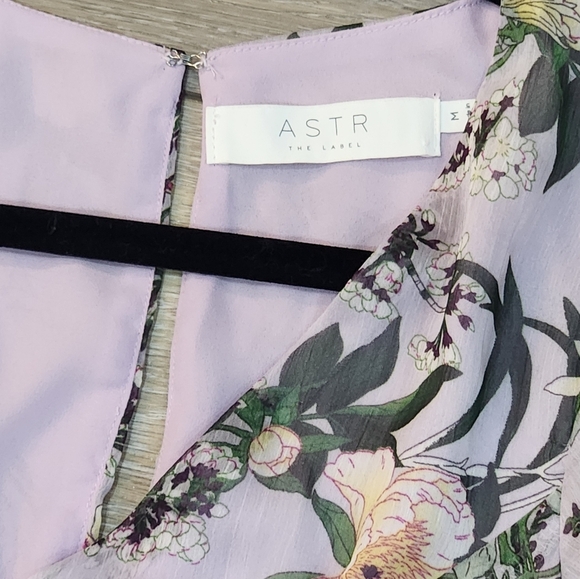 ASTR Floral Maxi Dress with Ruffle Details Size Medium - Picture 8 of 9